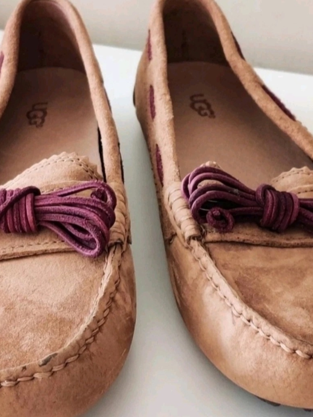 UGG Womens 7.5 Moccassins Style Suede Flats NEW